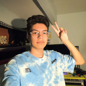 Meet your Posher, Aaron micah